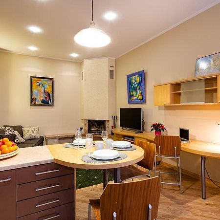 Kalnina Quiet Apartment In City Center Riga Esterno foto